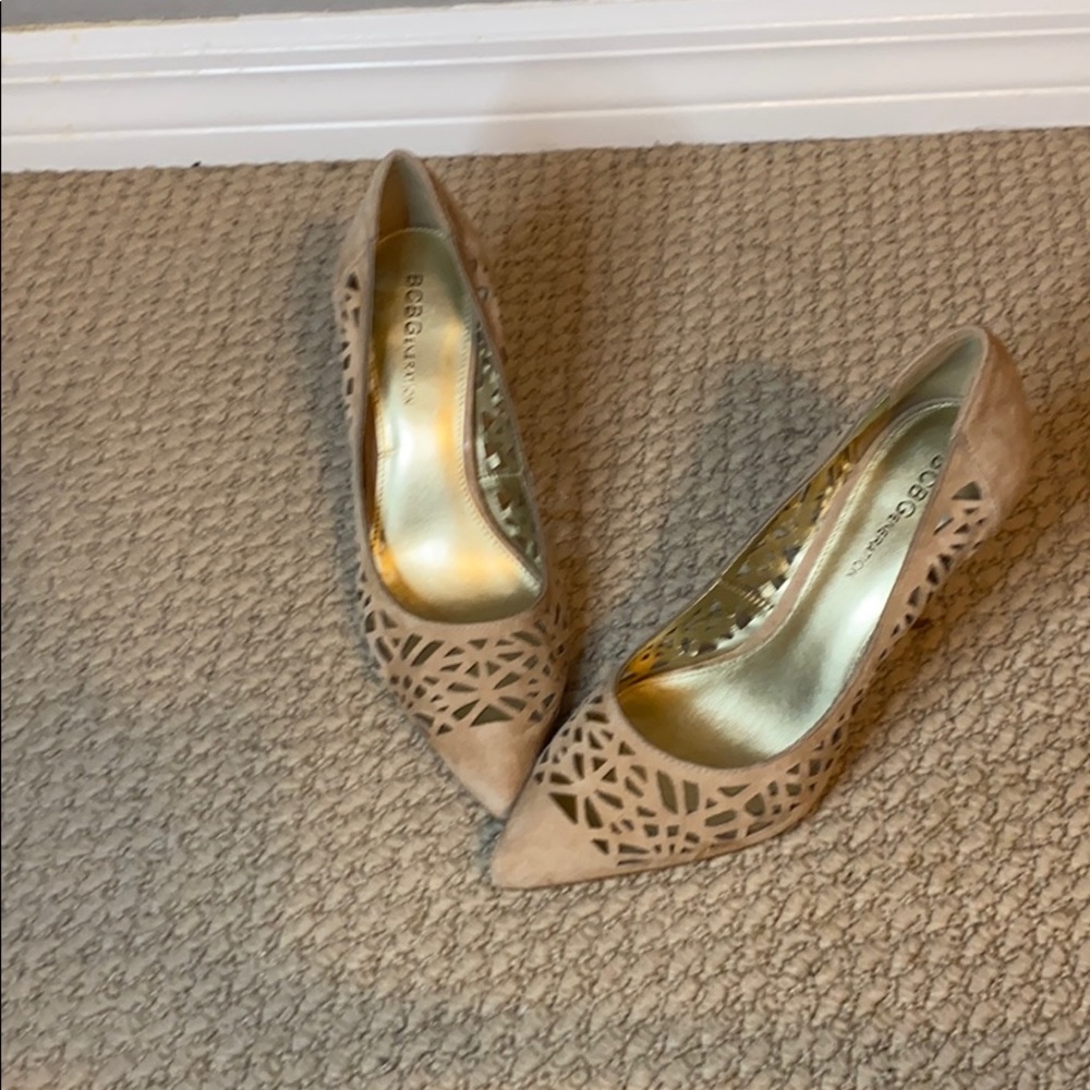 Pointed toe heels